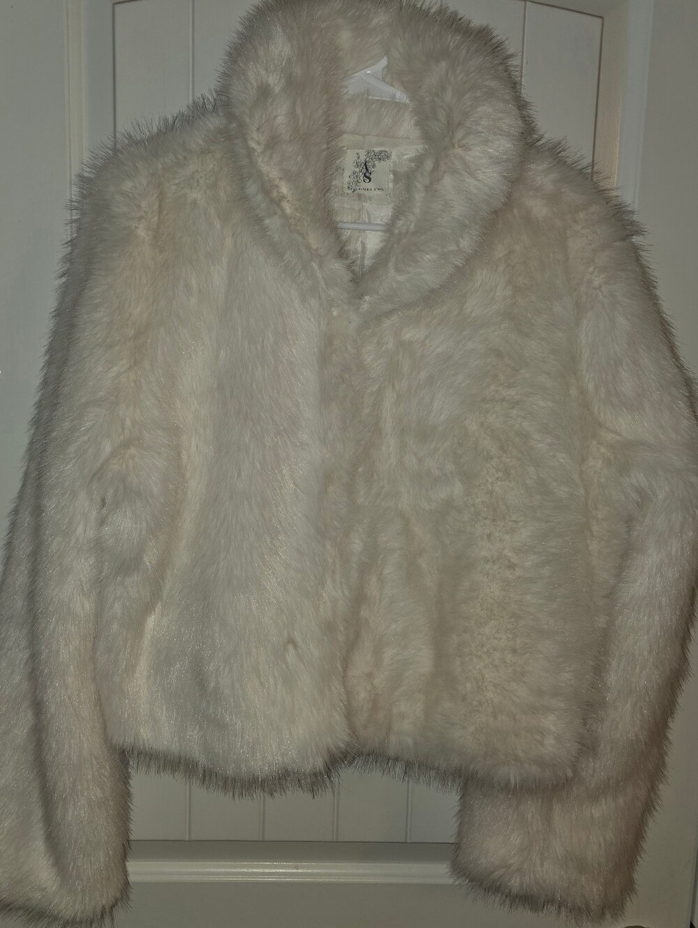 Altar'd State Ivory GORGEOUS Fax Fur EXCELLENT NEW LIKE Condition XL